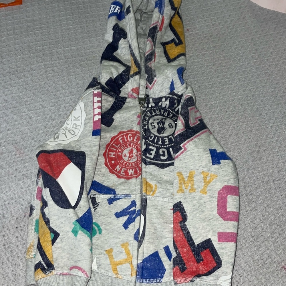 Tommy Hilfiger sweater